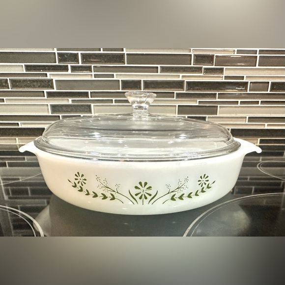 Glasbake Other - Vintage Glasbake Round Casserole Dish #429 2 Qt-Milk Glass-Green Daisy w/lid USA